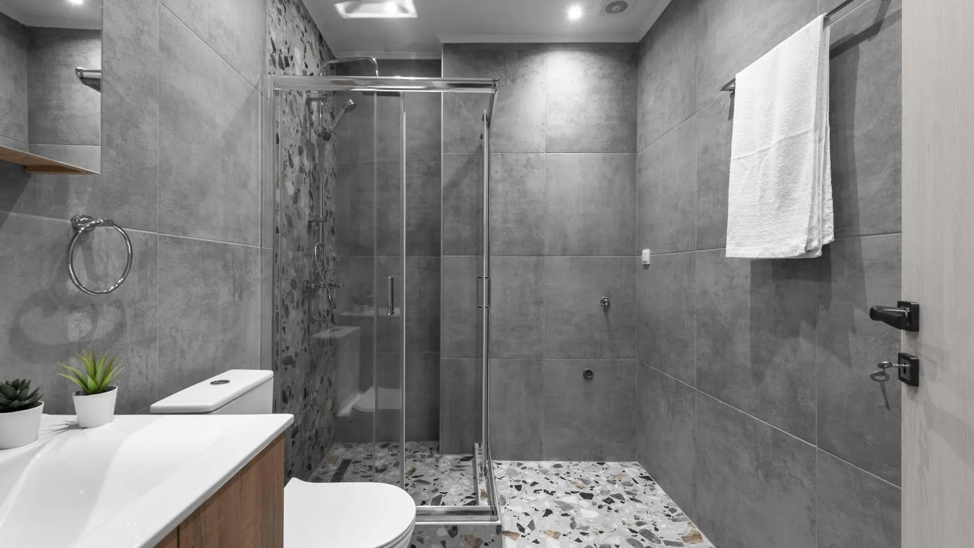 Penthouse Apartments, The Luxury Suites Soluň 0*,  Řecko